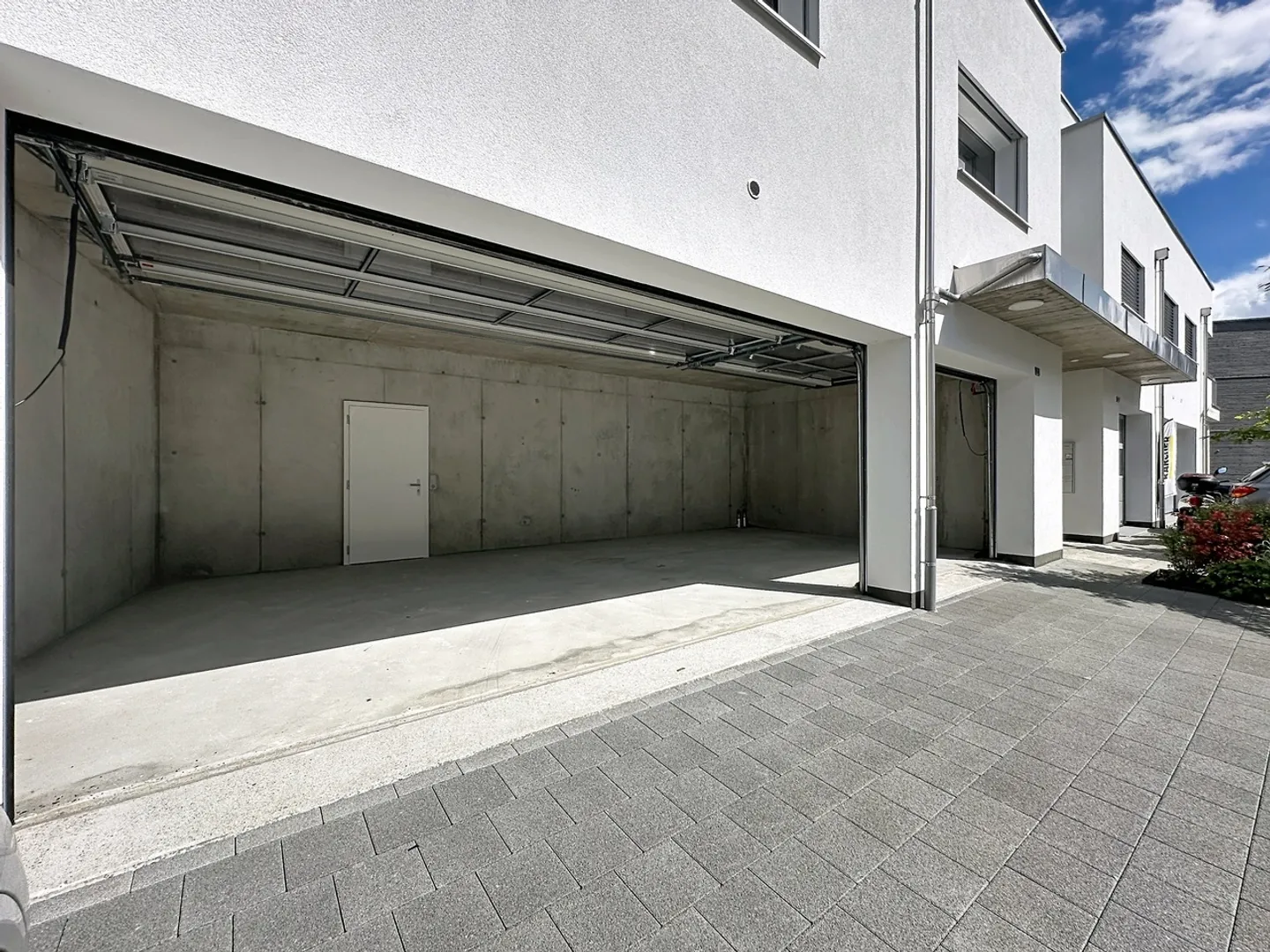 Local artisanal space with workshop and office of over 90 m² - Photo 5 of 16
