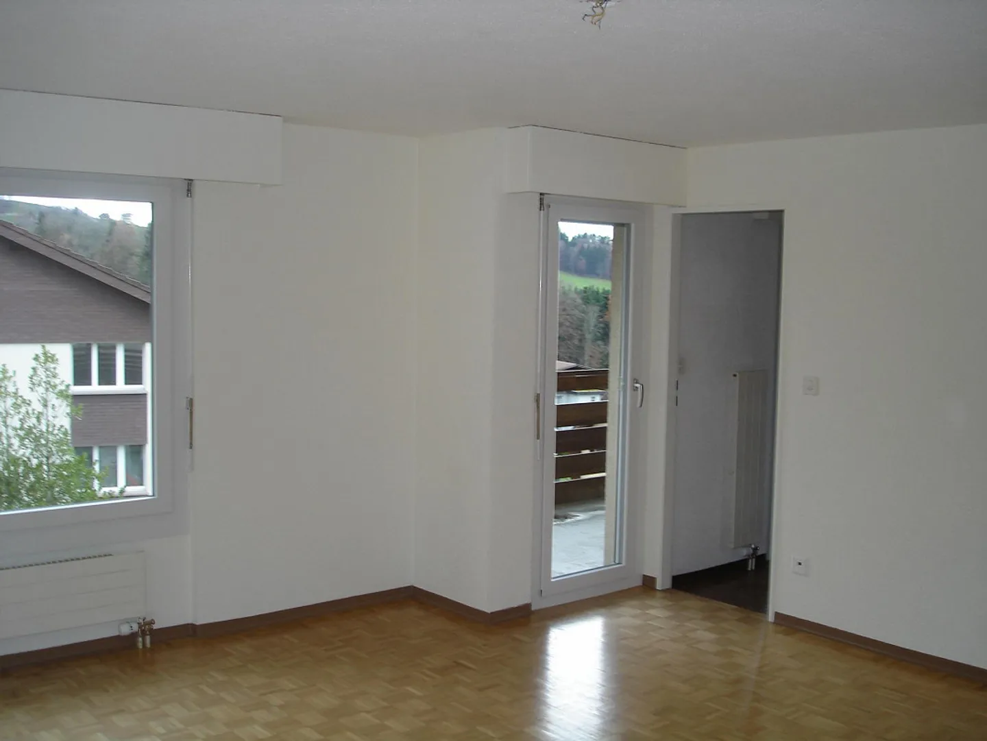 2 - Zimmerwohnung 3. Stock Mitte - Foto 2 von 4
