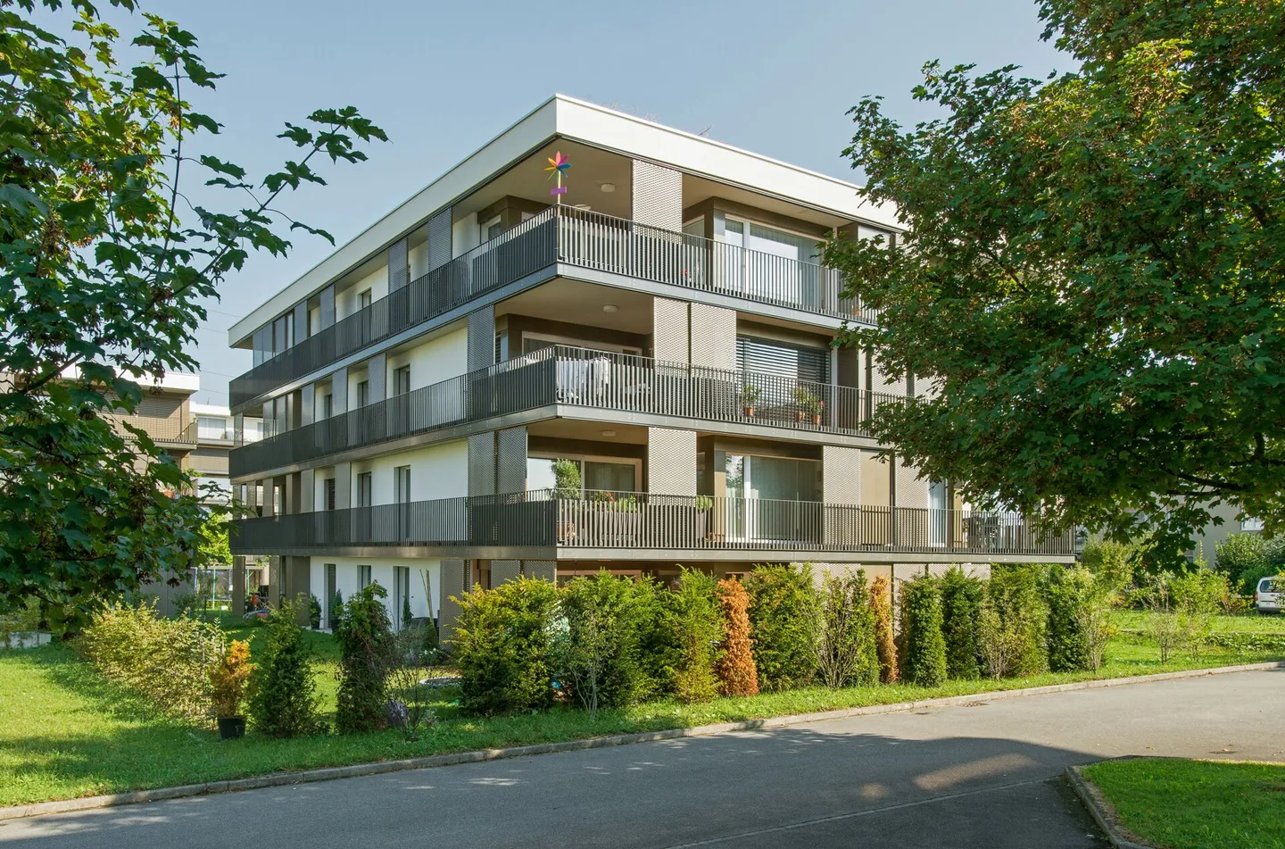 Grosszügige Moderne 4.5-Zimmerwohnung in Rothenburg - Photo 1 of 9