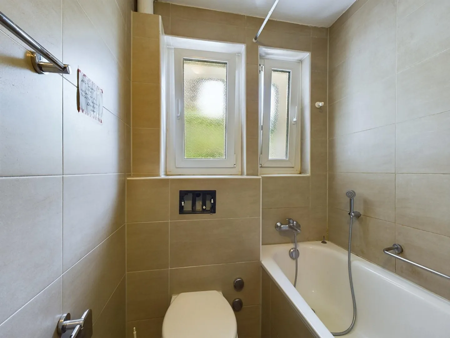 Exclusive Yield Property (Mixed) with 4.86% Net Yield! - Photo 4 of 14