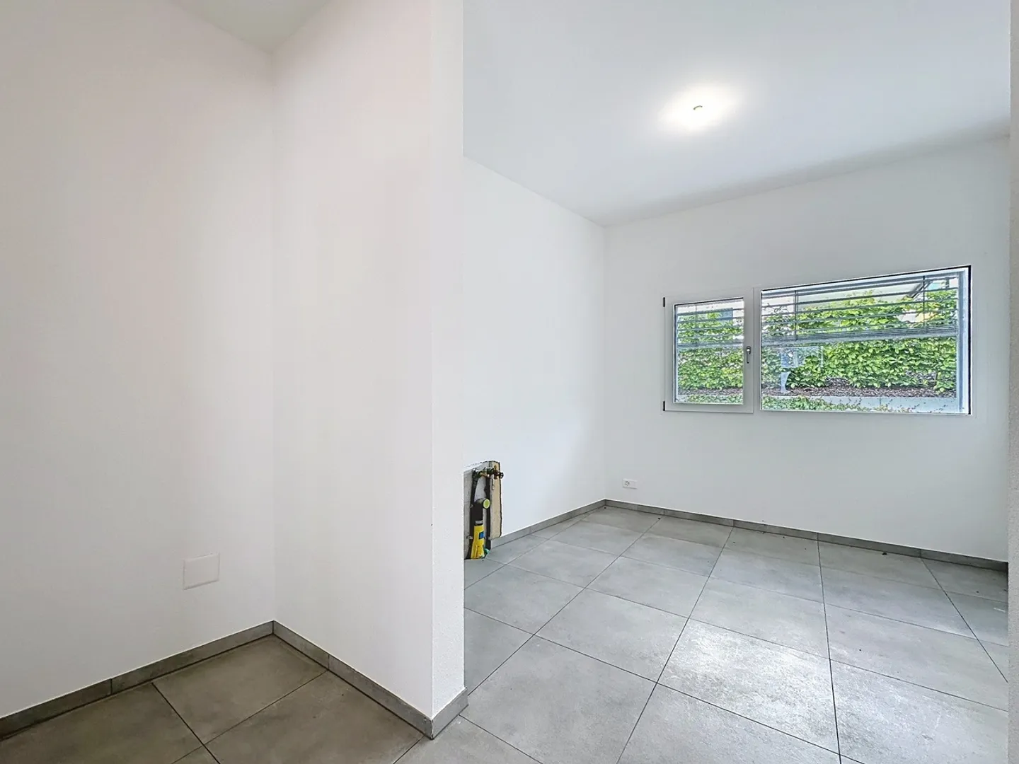 Local artisanal space with workshop and office of over 90 m² - Photo 10 of 16