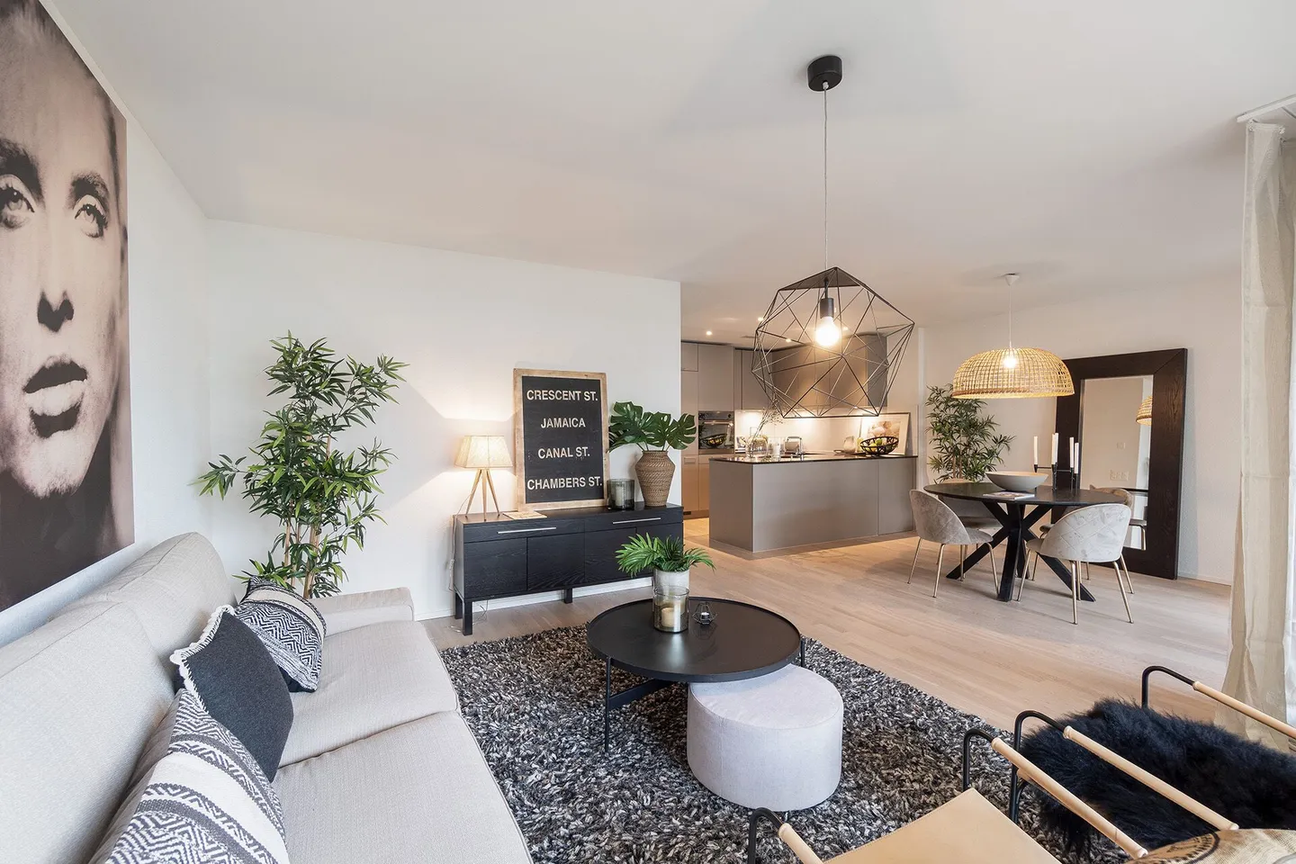 Grosszügige Moderne 4.5-Zimmerwohnung in Rothenburg - Photo 3 of 9