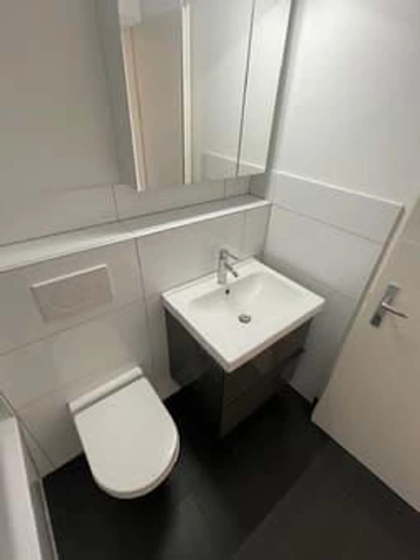 Appartement 3.5 pièces fraîchement rénové à Niederscherli - Photo 6 sur 8