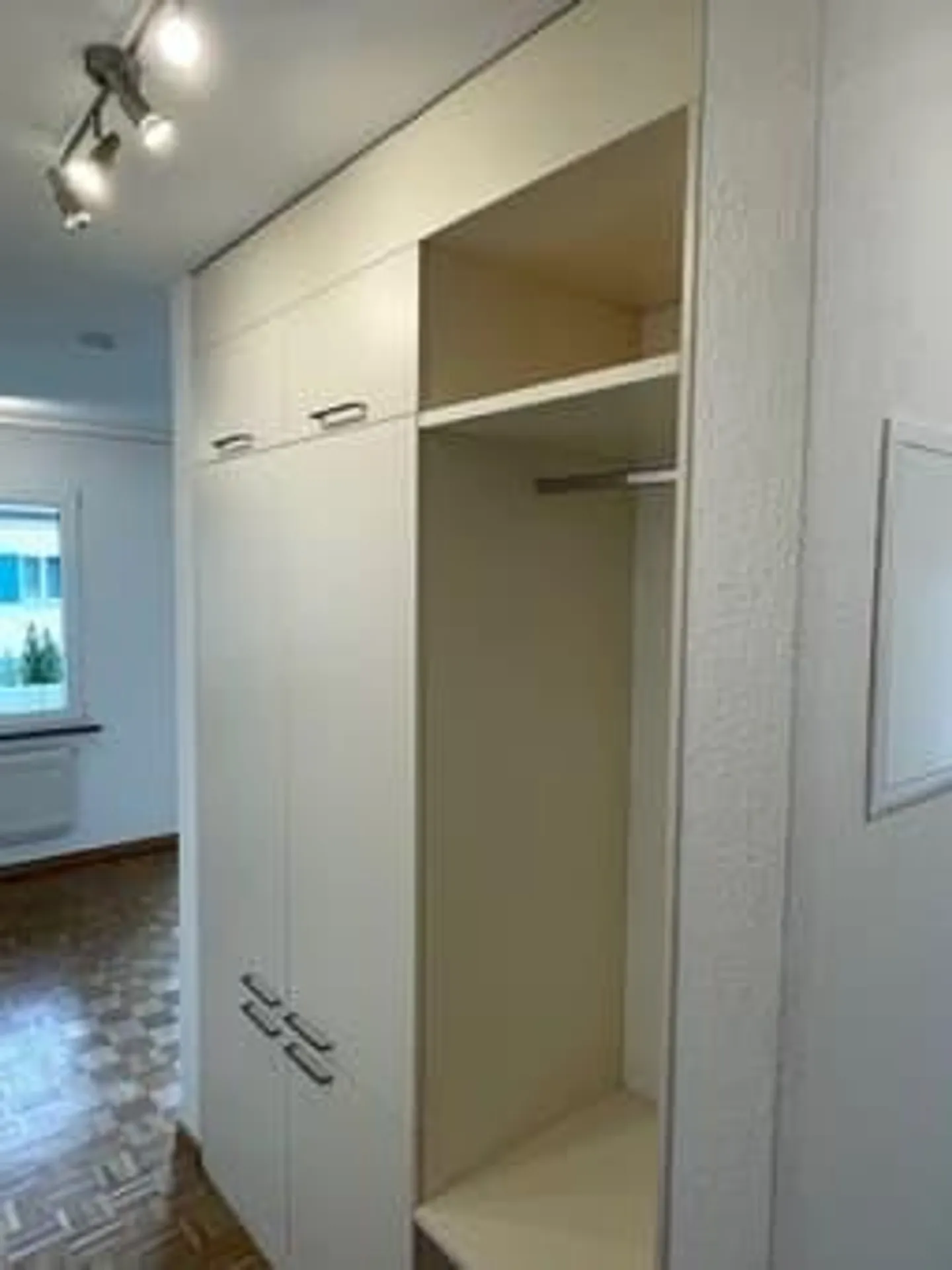 Appartement 3.5 pièces fraîchement rénové à Niederscherli - Photo 4 sur 8