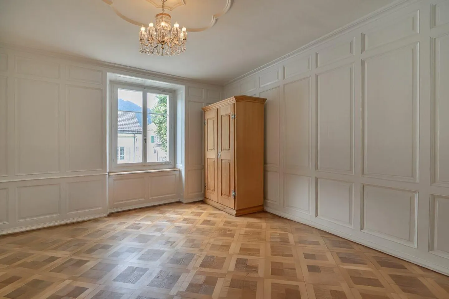 Edificio residenziale e commerciale storico nel centro di Glarus - Foto 4 di 16