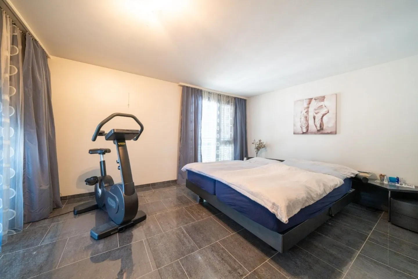 Traumhafte Dachwohnung im Herzen von Port - Photo 11 of 19