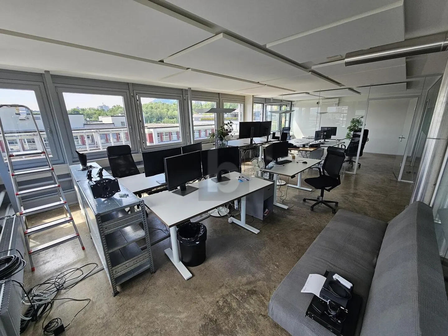 MODERN WITH LOTS OF LIGHT AND SPACE - Photo 4 of 6