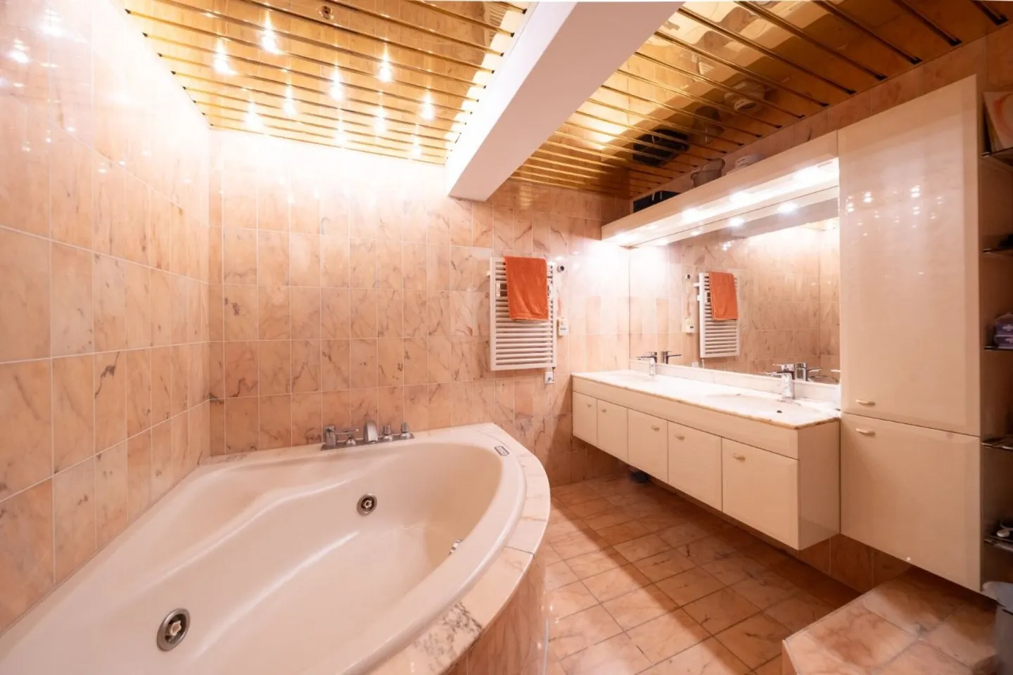 Traumhafte Dachwohnung im Herzen von Port - Photo 15 of 19