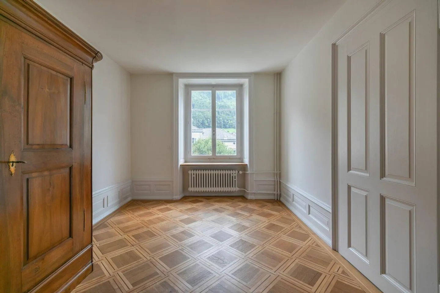 Edificio residenziale e commerciale storico nel centro di Glarus - Foto 6 di 16