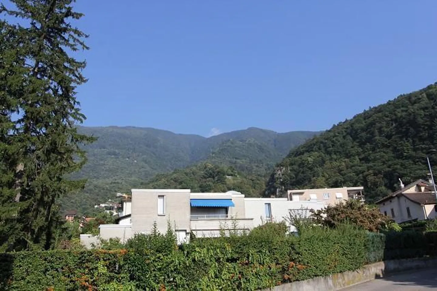 Ristorante con appartamenti a Bellinzona - Foto 7 di 13