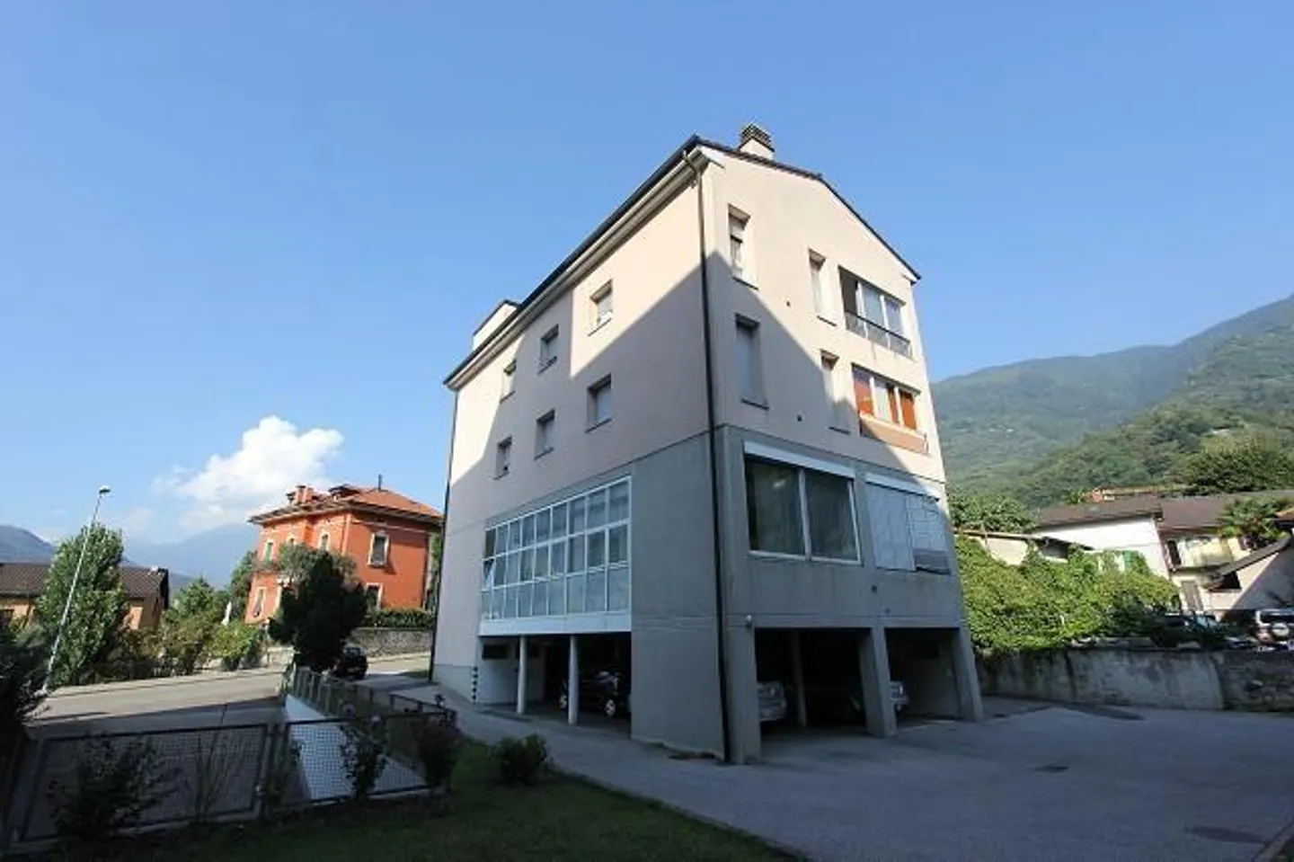 Ristorante con appartamenti a Bellinzona - Foto 13 di 13