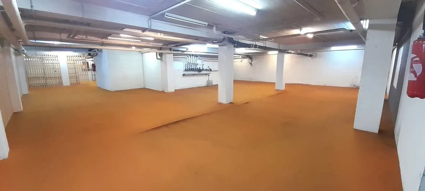 IN VENDITA! Magazzini per deposito, nel centro di Sion! - Foto 3 di 12