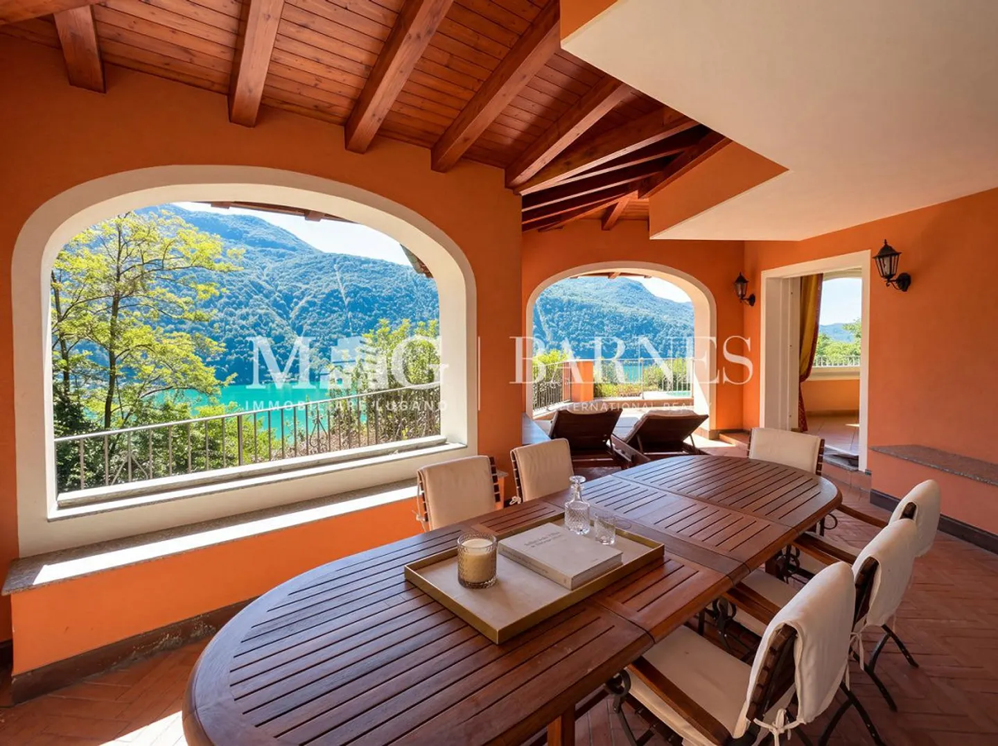 Noble Villa mit Super Aussicht auf den Lago di Lugano - Foto 3 von 14