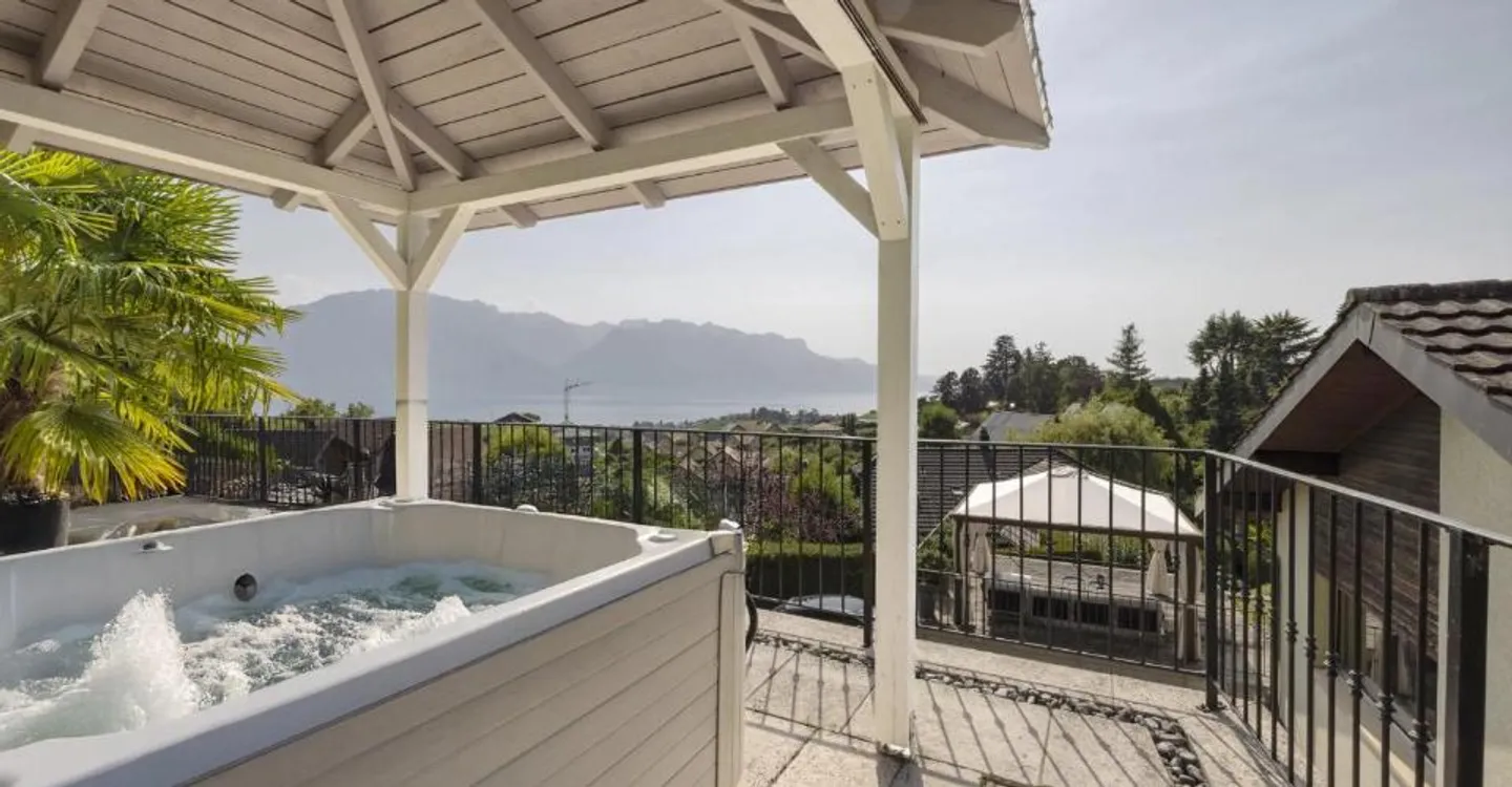 Beautiful individual villa with nice lake view - Photo 3 of 11