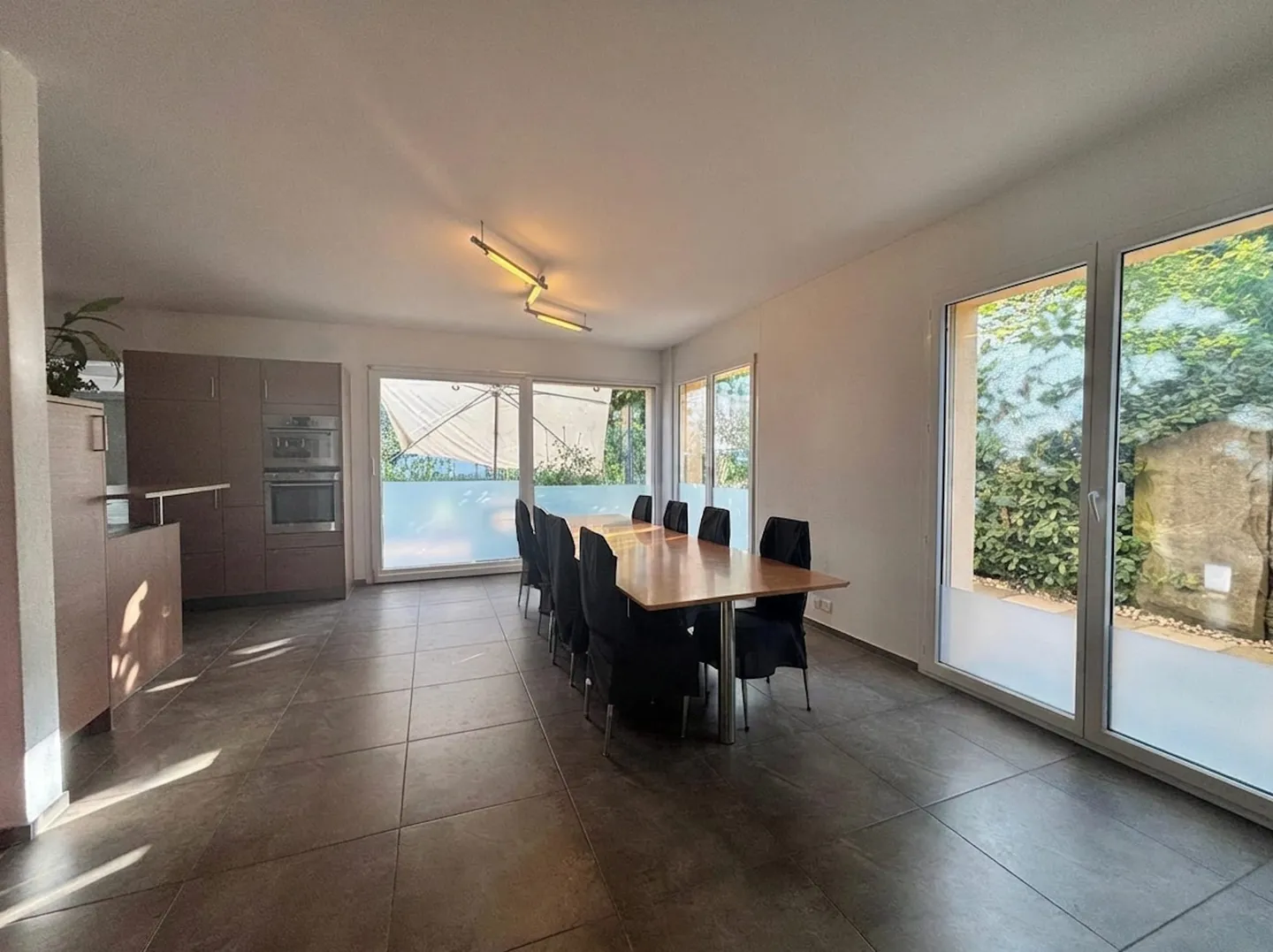 Spacious Family Home in Kriegstetten - Photo 5 of 12