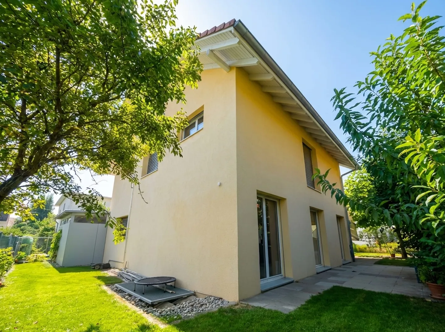 Spacious Family Home in Kriegstetten - Photo 2 of 12