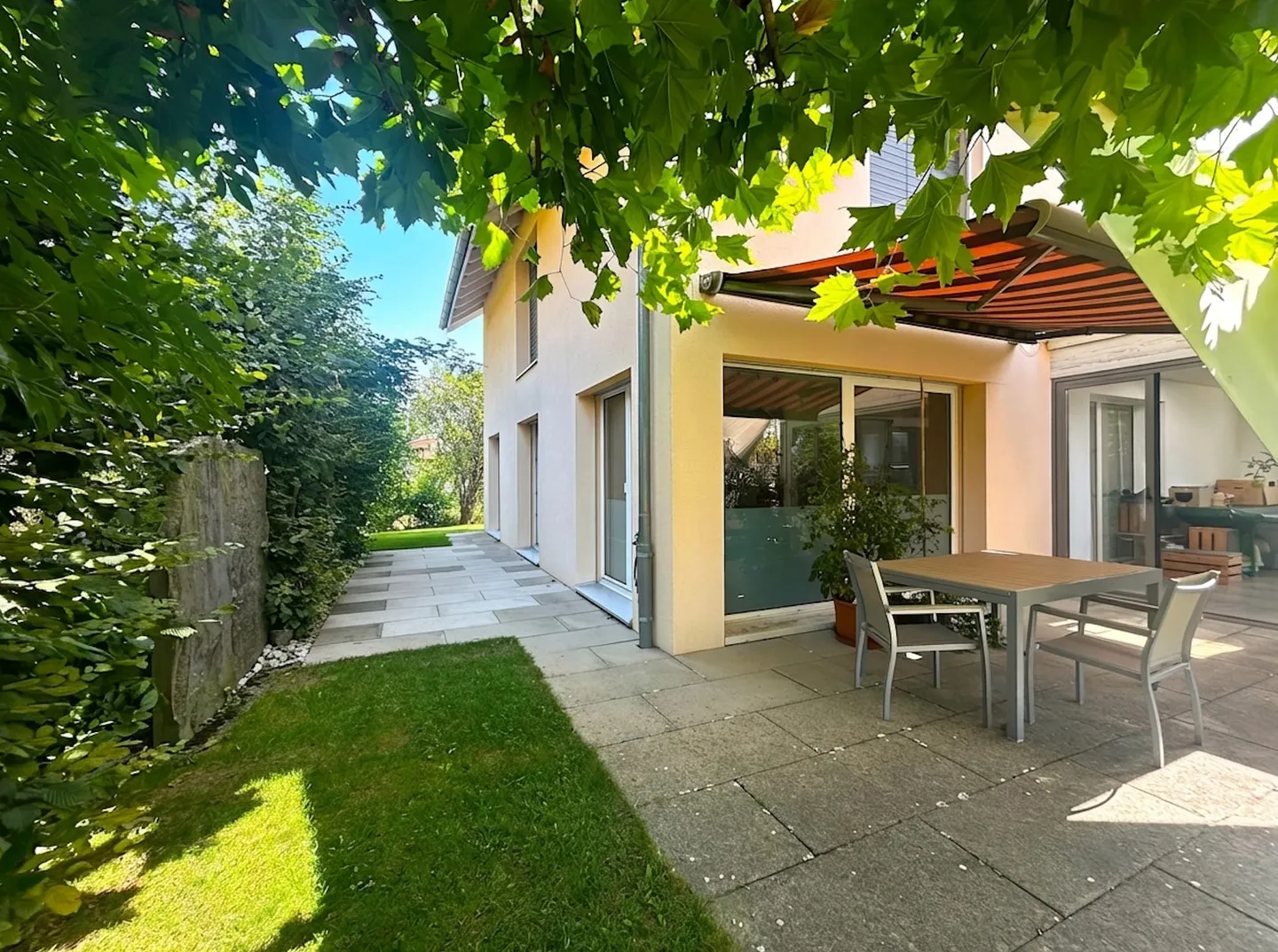 Spacious Family Home in Kriegstetten - Photo 3 of 12