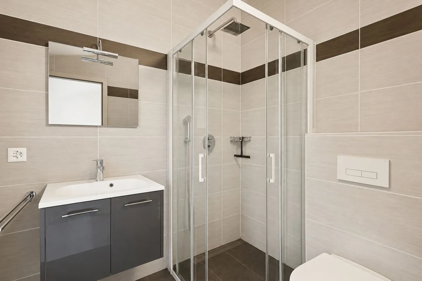 Charming 4.5-Room Apartment in Ursy - Photo 6 of 12