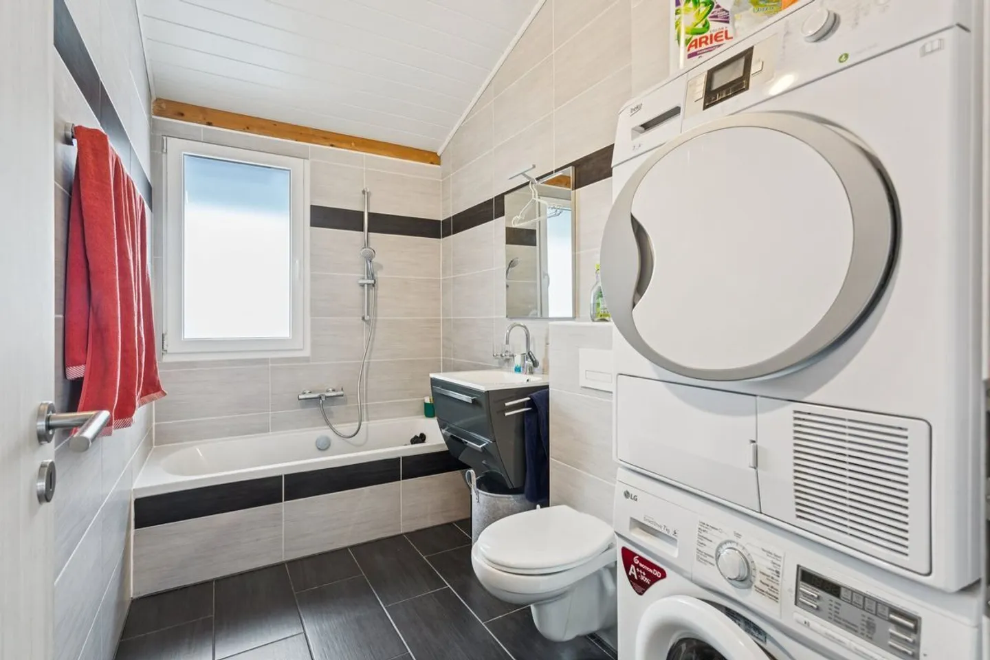 Charming 4.5-Room Apartment in Ursy - Photo 7 of 12