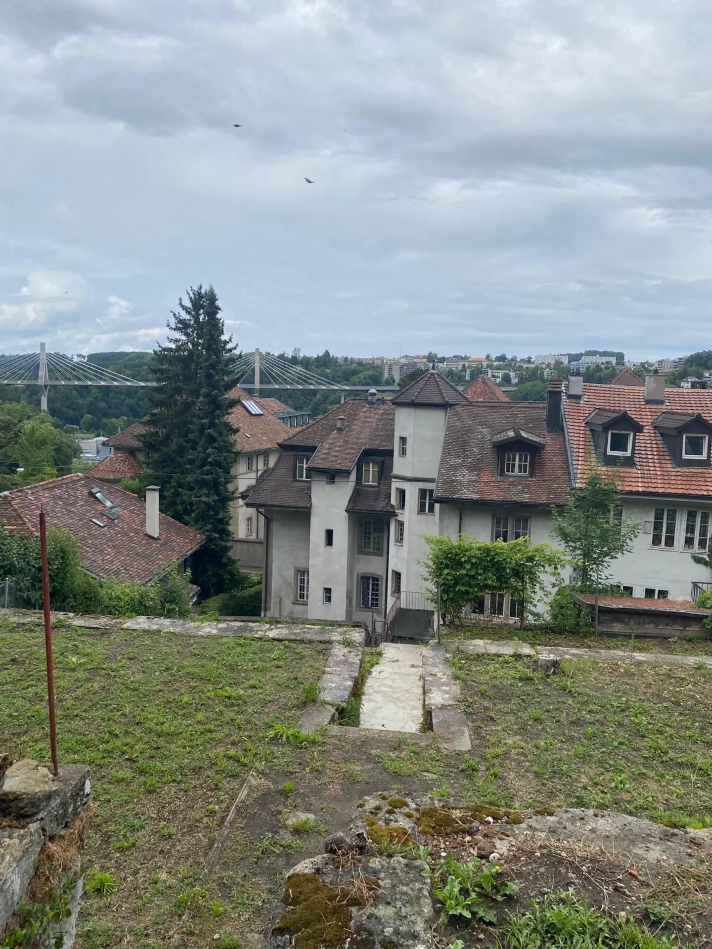 Only two spaces available! Discover a garden, a true haven of peace, in the heart of the city of Fribourg! - Photo 10 of 11