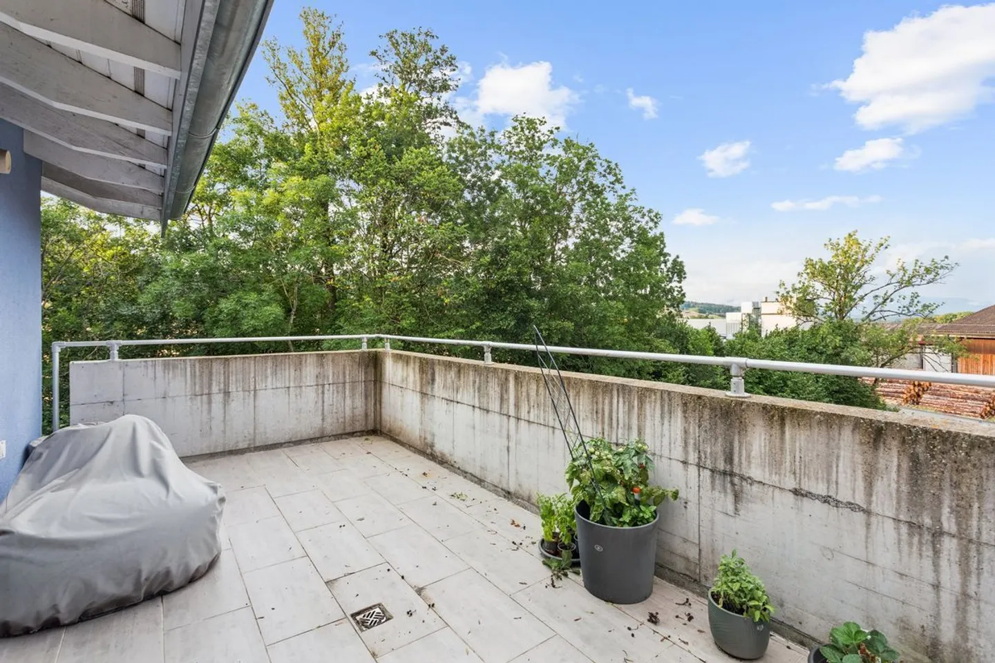 Charming 4.5-Room Apartment in Ursy - Photo 8 of 12