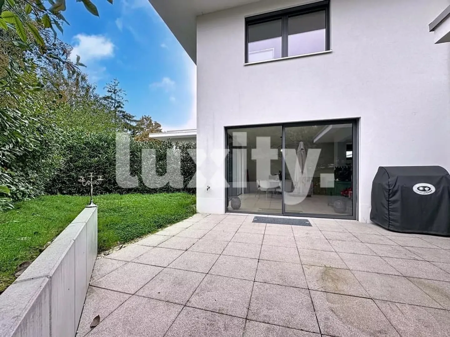 Maison contemporaine à Anières - Photo 1 sur 5