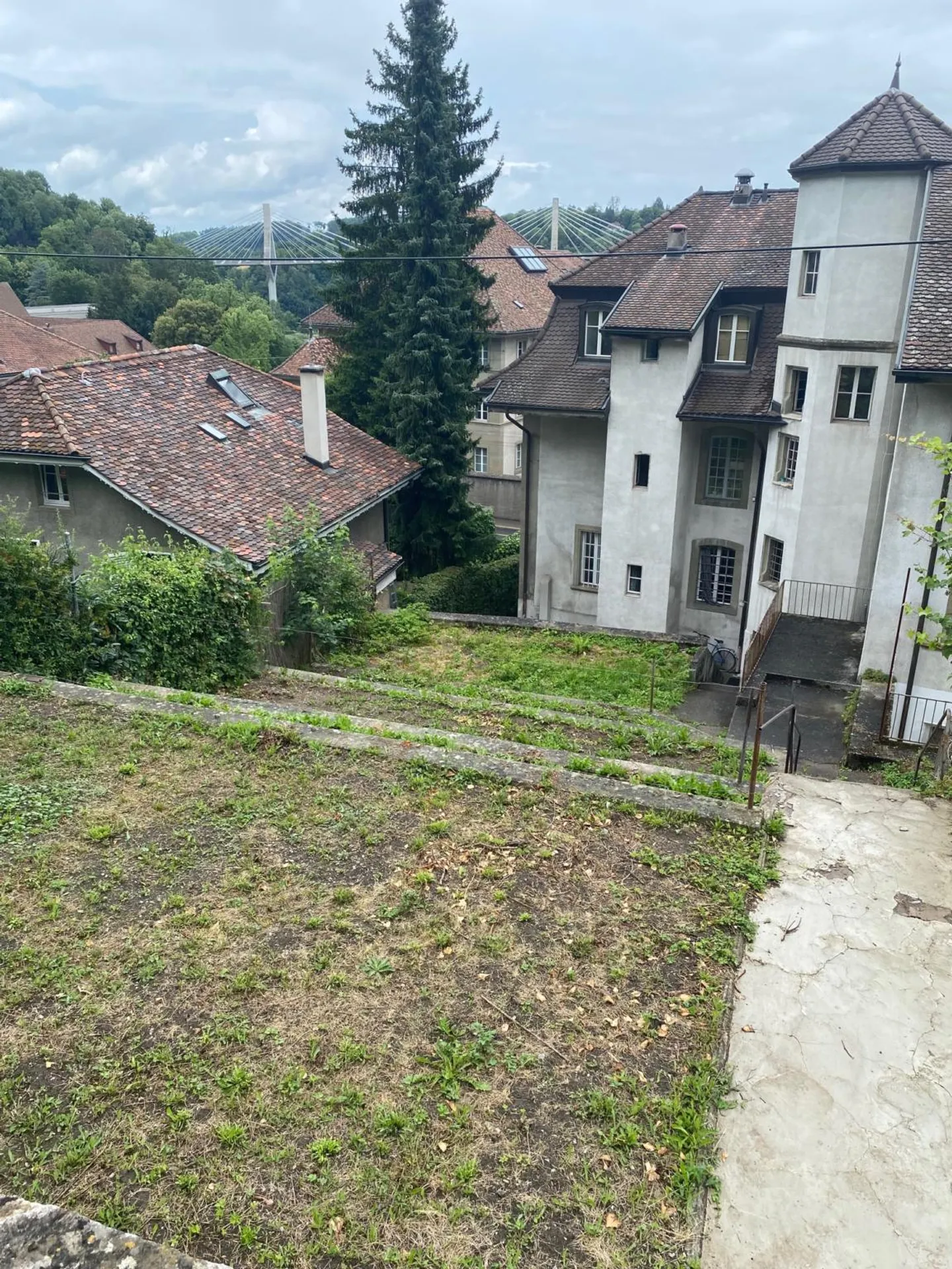 Only two spaces available! Discover a garden, a true haven of peace, in the heart of the city of Fribourg! - Photo 11 of 11
