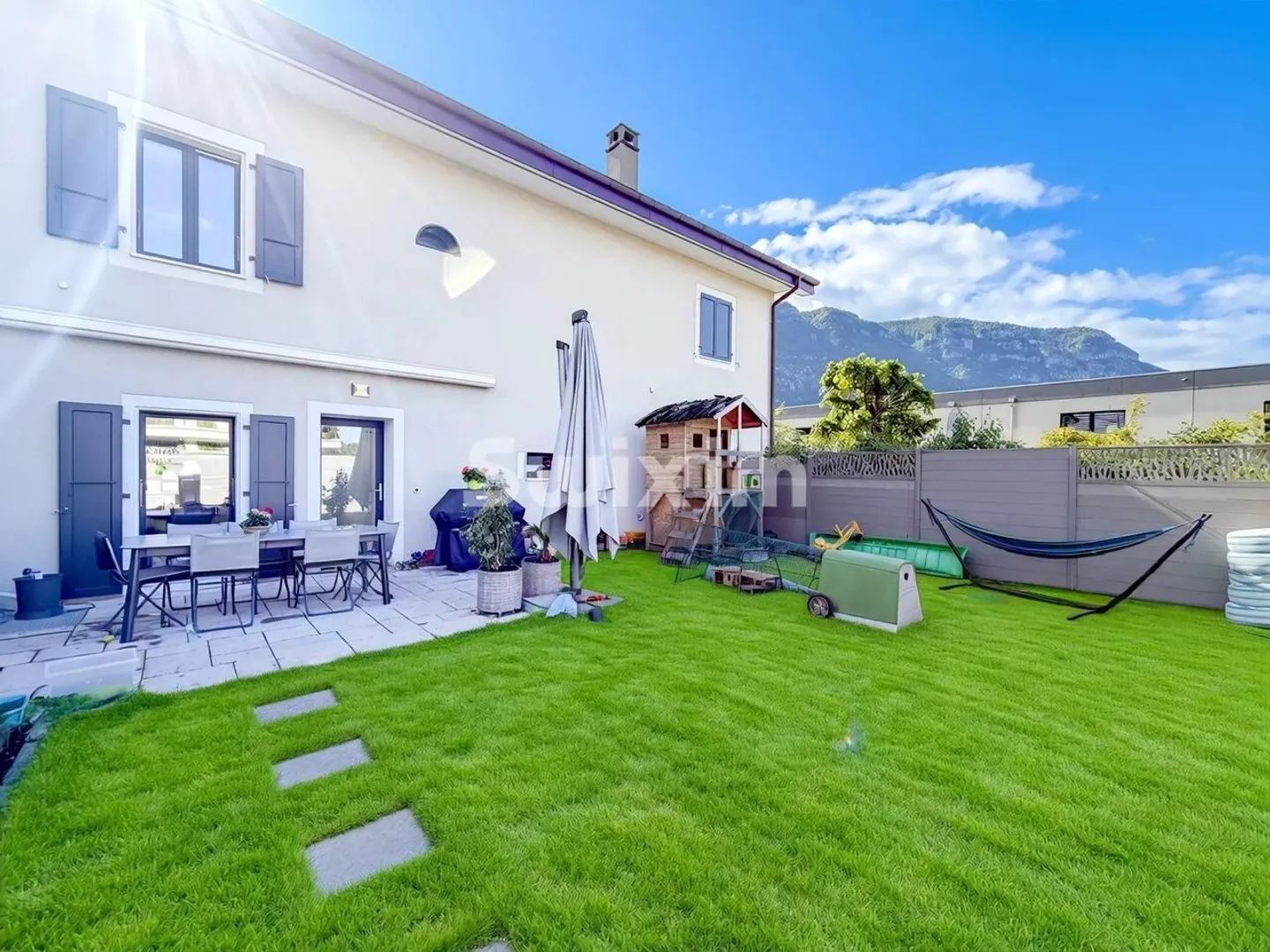 Charming family house with garden - Photo 1 sur 9