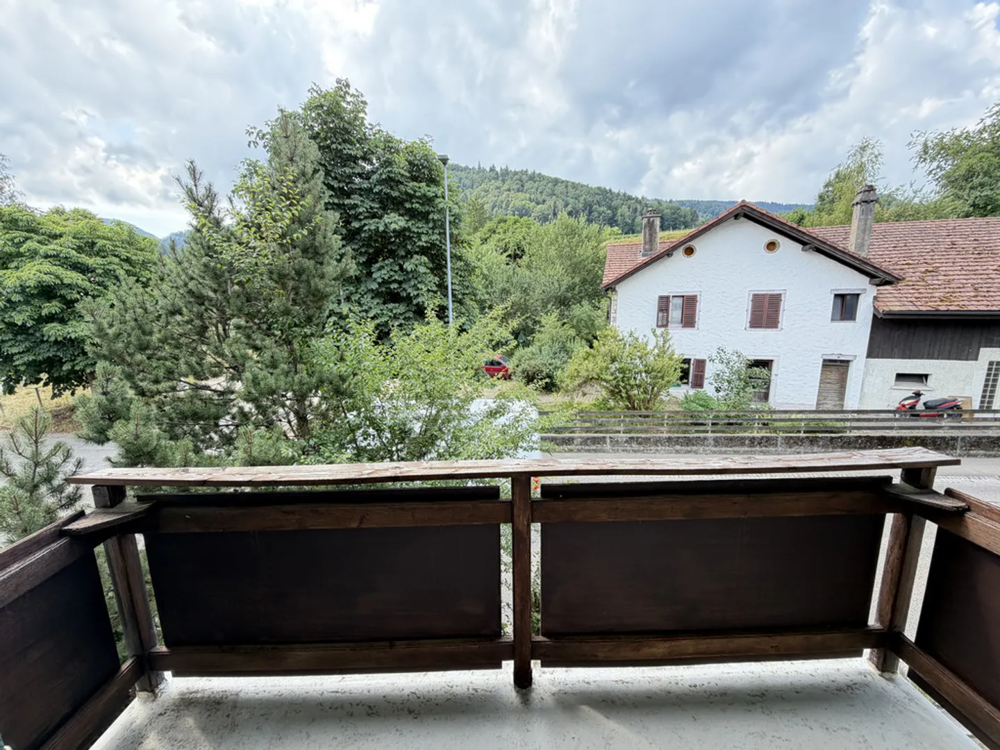 Appartement Charmant avec Terrasse - Photo 3 sur 10