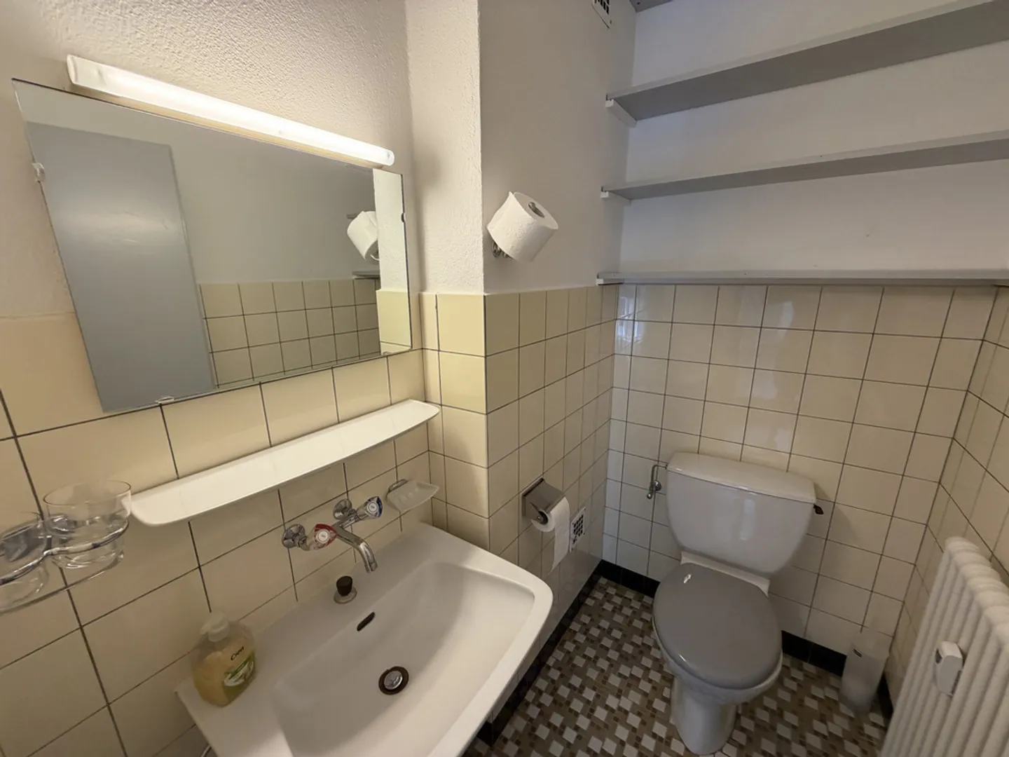 Appartement Charmant avec Terrasse - Photo 9 sur 10
