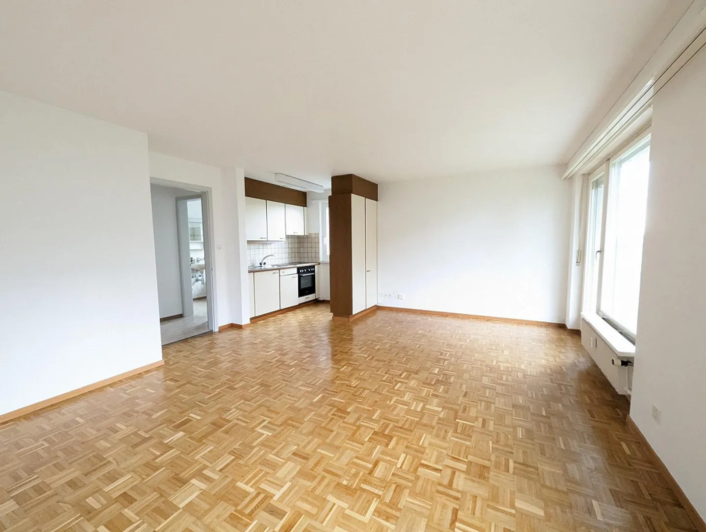 1 Room Apartment with Balcony Near University - Photo 2 of 6