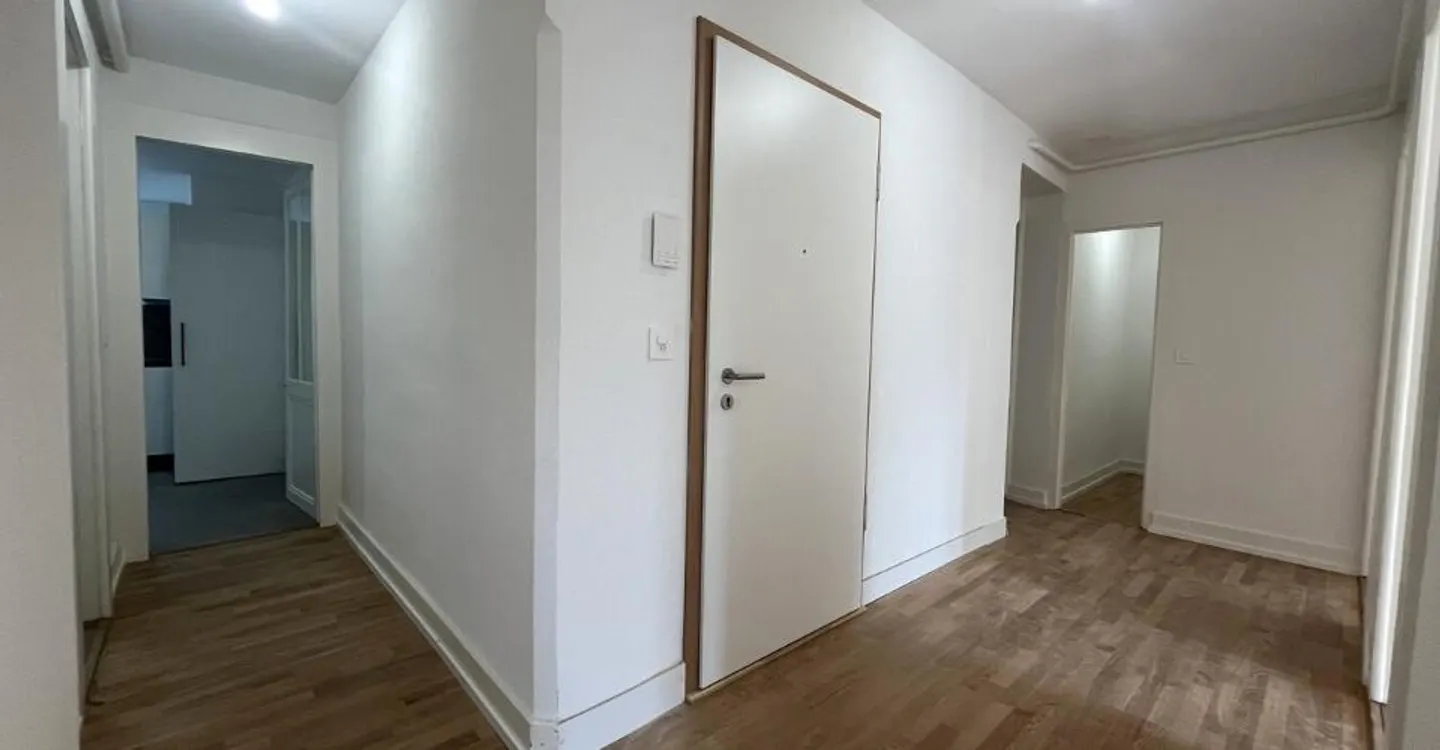 Magnificent 3.5 room renovated apartment with balcony and garden in Yverdon-les-Bains - Photo 1 of 6