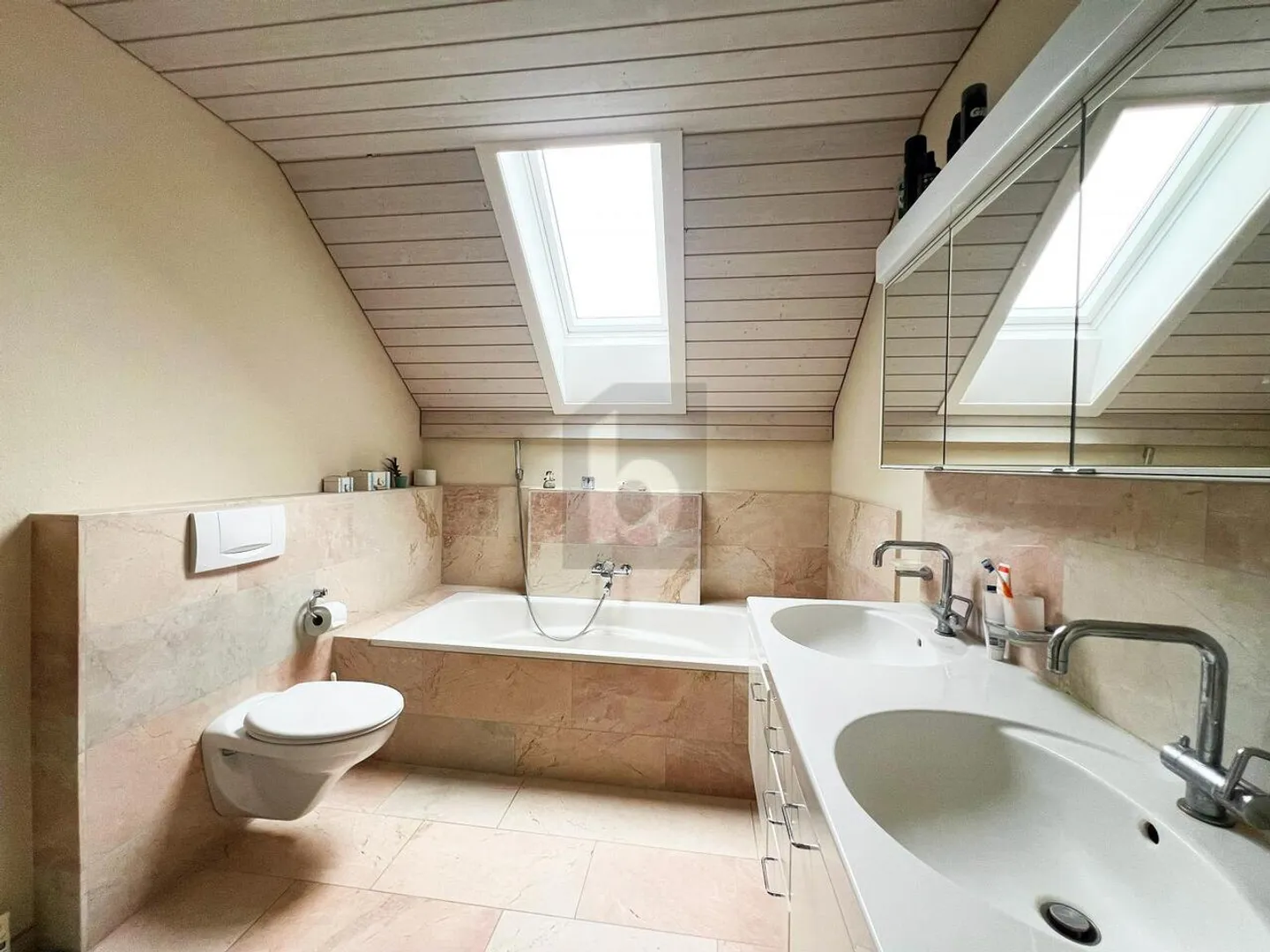 Family-Friendly with Garden and Plenty of Space! - Photo 4 of 5