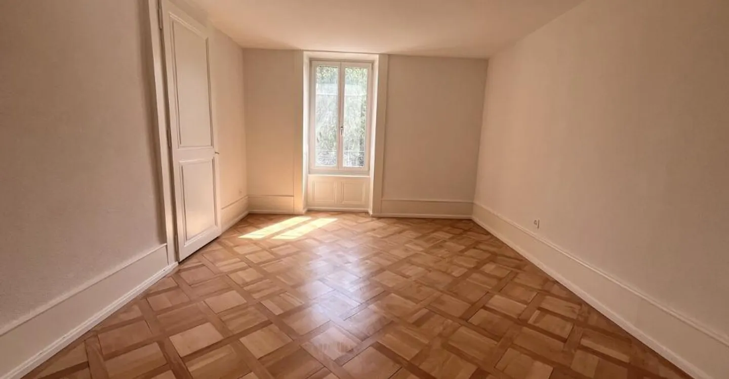 Magnificent 3.5 room renovated apartment with balcony and garden in Yverdon-les-Bains - Photo 5 of 6