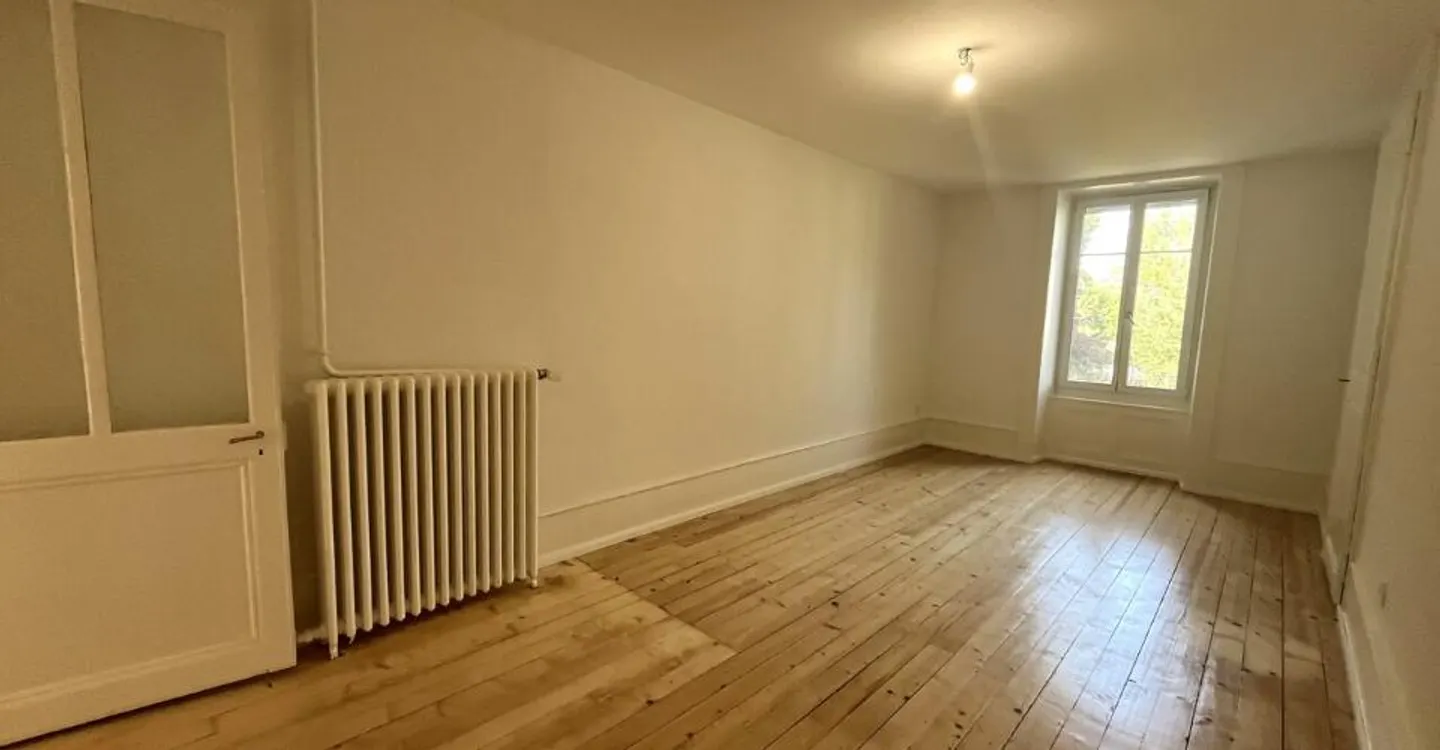 Magnificent 3.5 room renovated apartment with balcony and garden in Yverdon-les-Bains - Photo 6 of 6