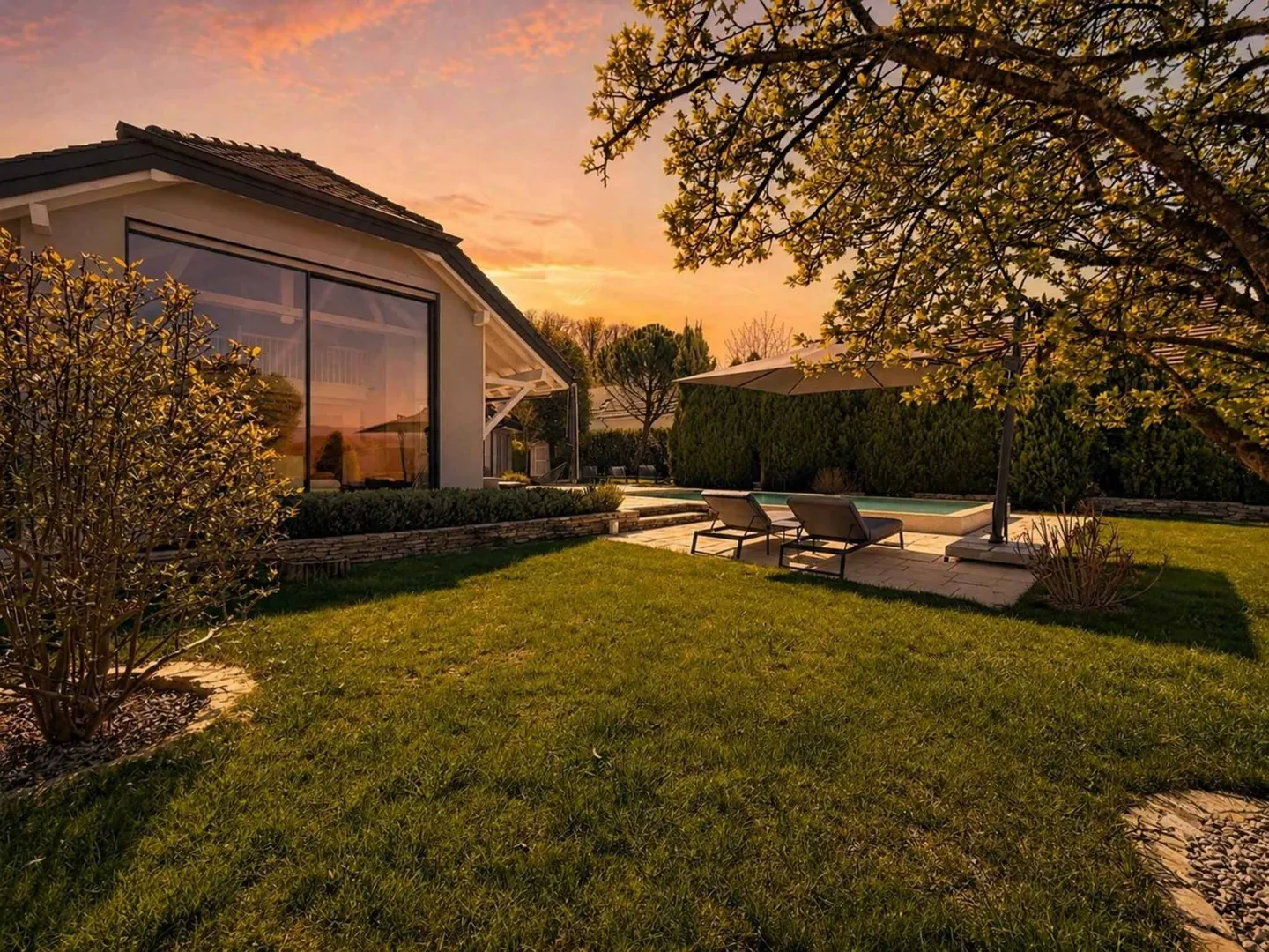 Elegant Villa with Stunning Views - Photo 4 of 13
