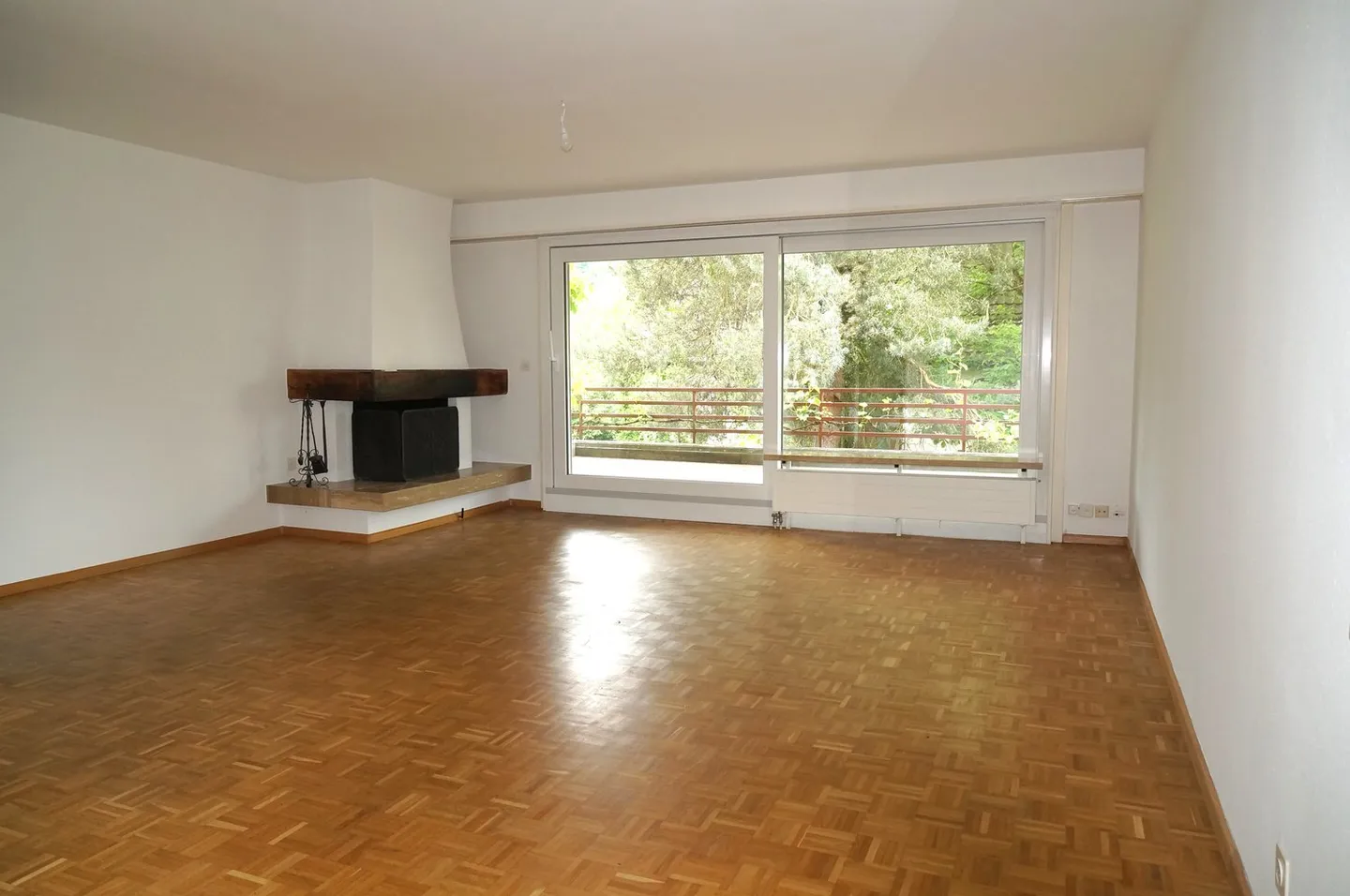 7-room single-family house with indoor swimming pool, sauna, and double garage - Photo 4 of 15