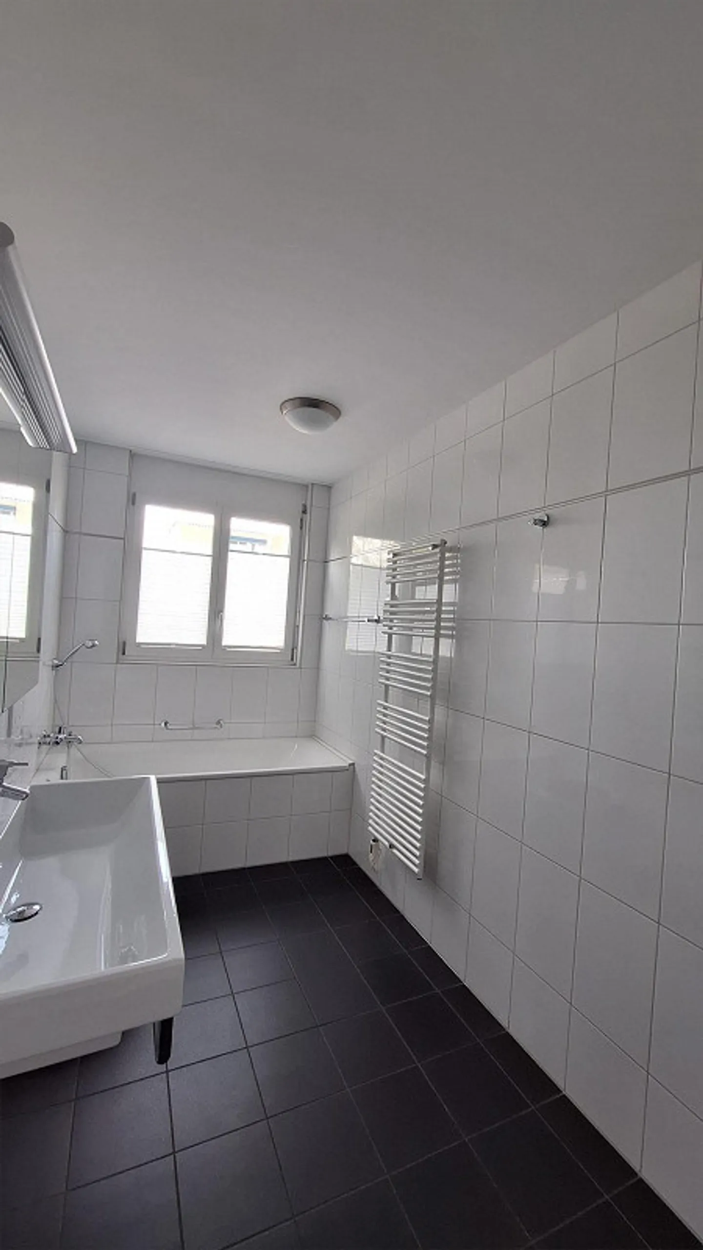4.5-room apartment, centrally located, bright, spacious layout - Photo 4 of 8