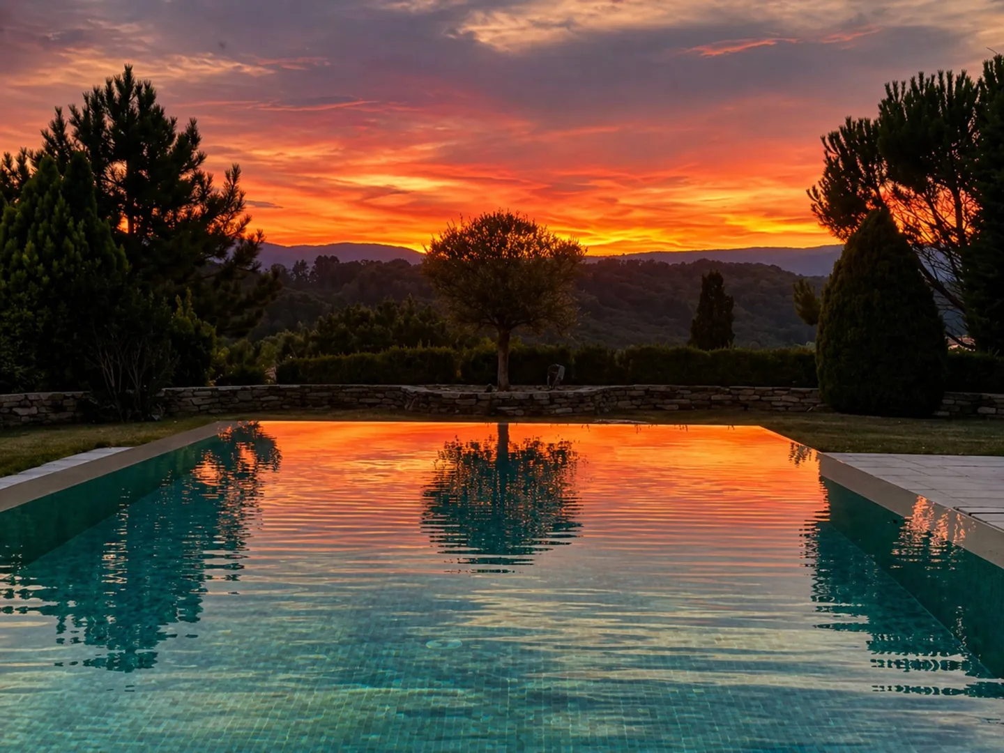 Elegant Villa with Stunning Views - Photo 13 of 13