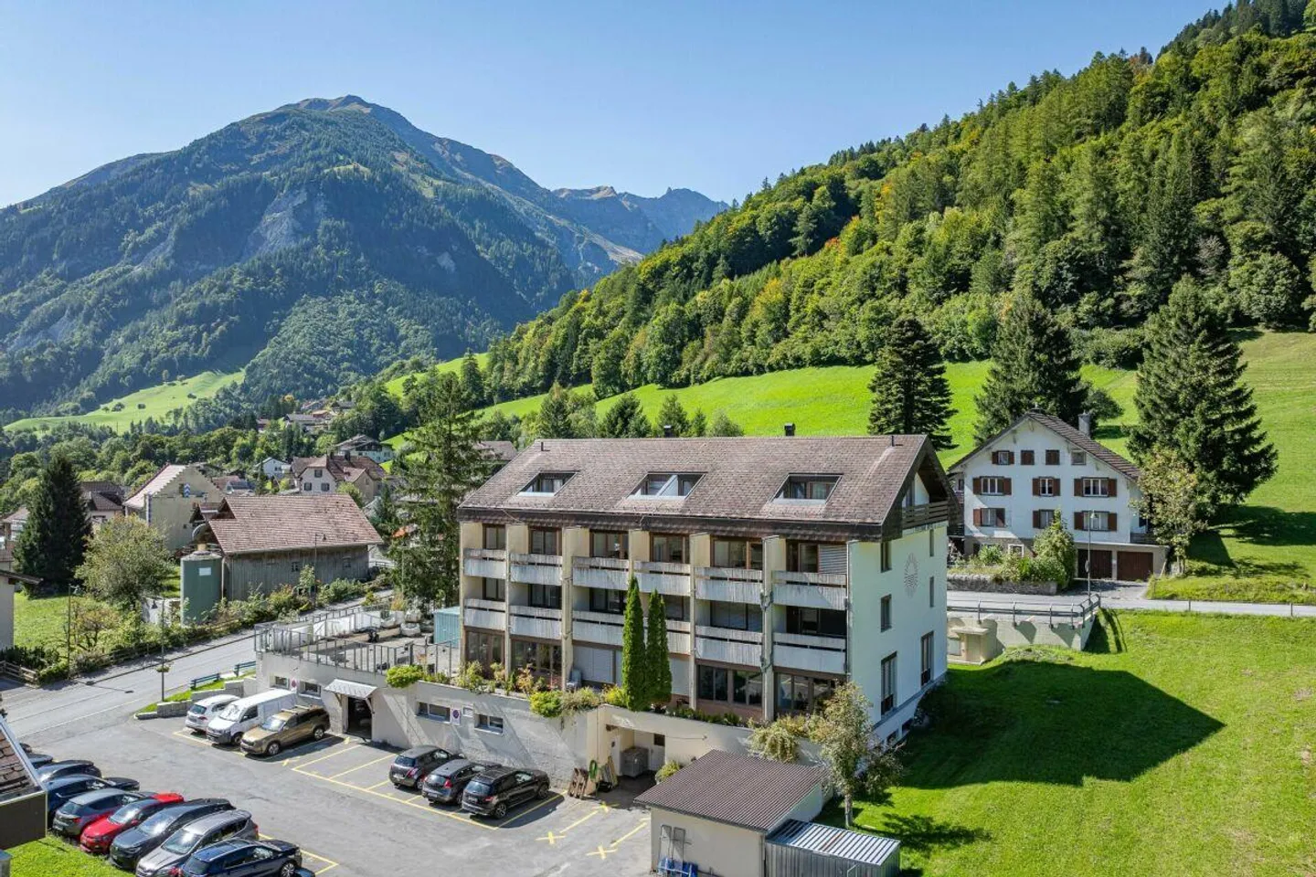 Wohn- und Geschäftshaus - Foto 2 von 14