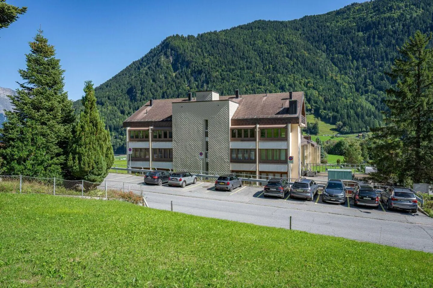 Wohn- und Geschäftshaus - Foto 3 von 14