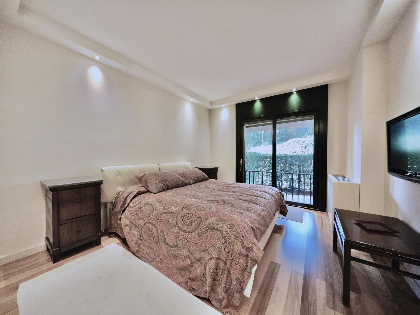 Lugano, Collina d'Oro: in the Residence "Parco Principe Leopoldo" apartment with 2 terraces, 3.5 rooms - Foto 10 di 12