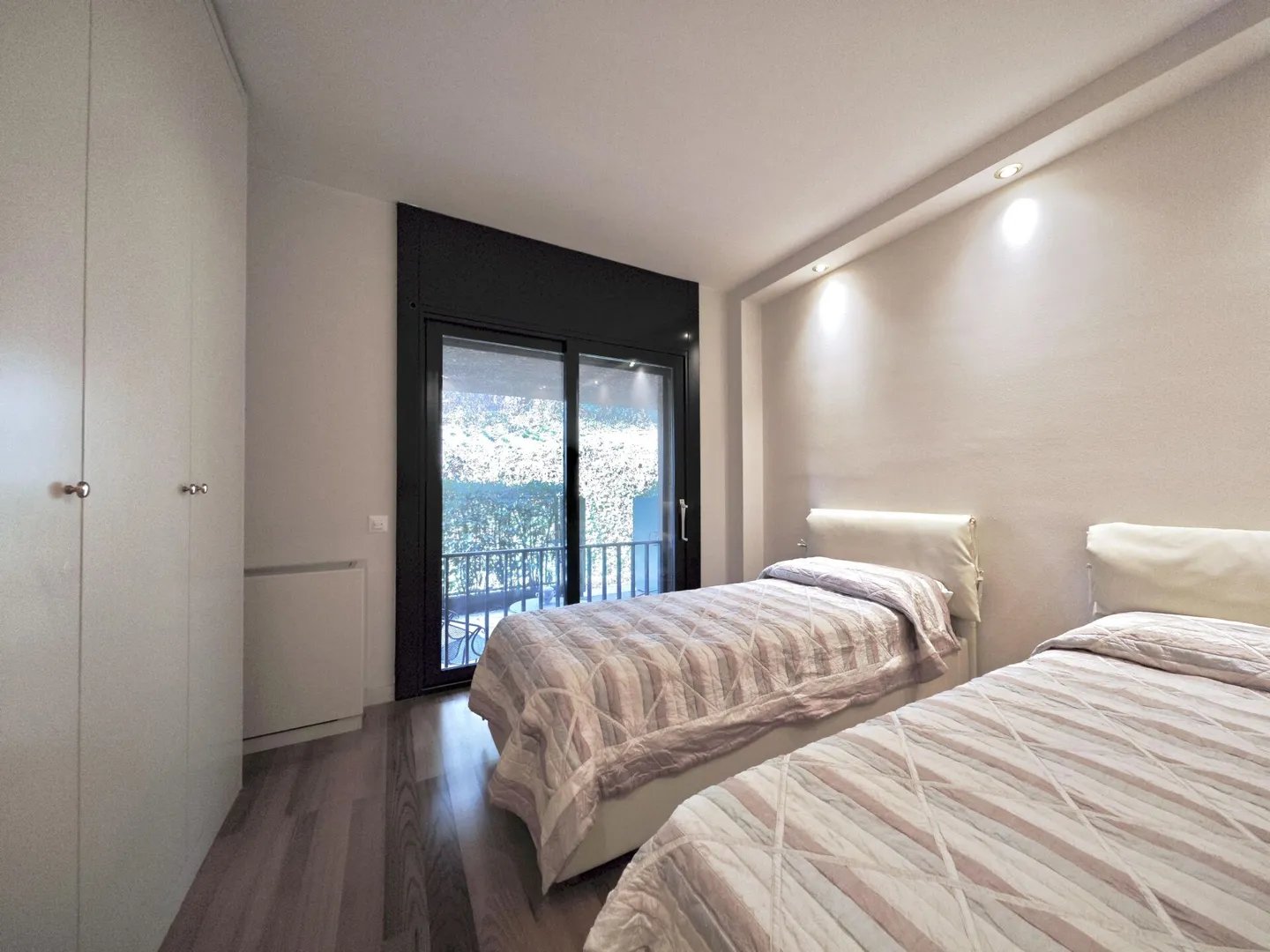 Lugano, Collina d'Oro: in the Residence "Parco Principe Leopoldo" apartment with 2 terraces, 3.5 rooms - Foto 11 di 12