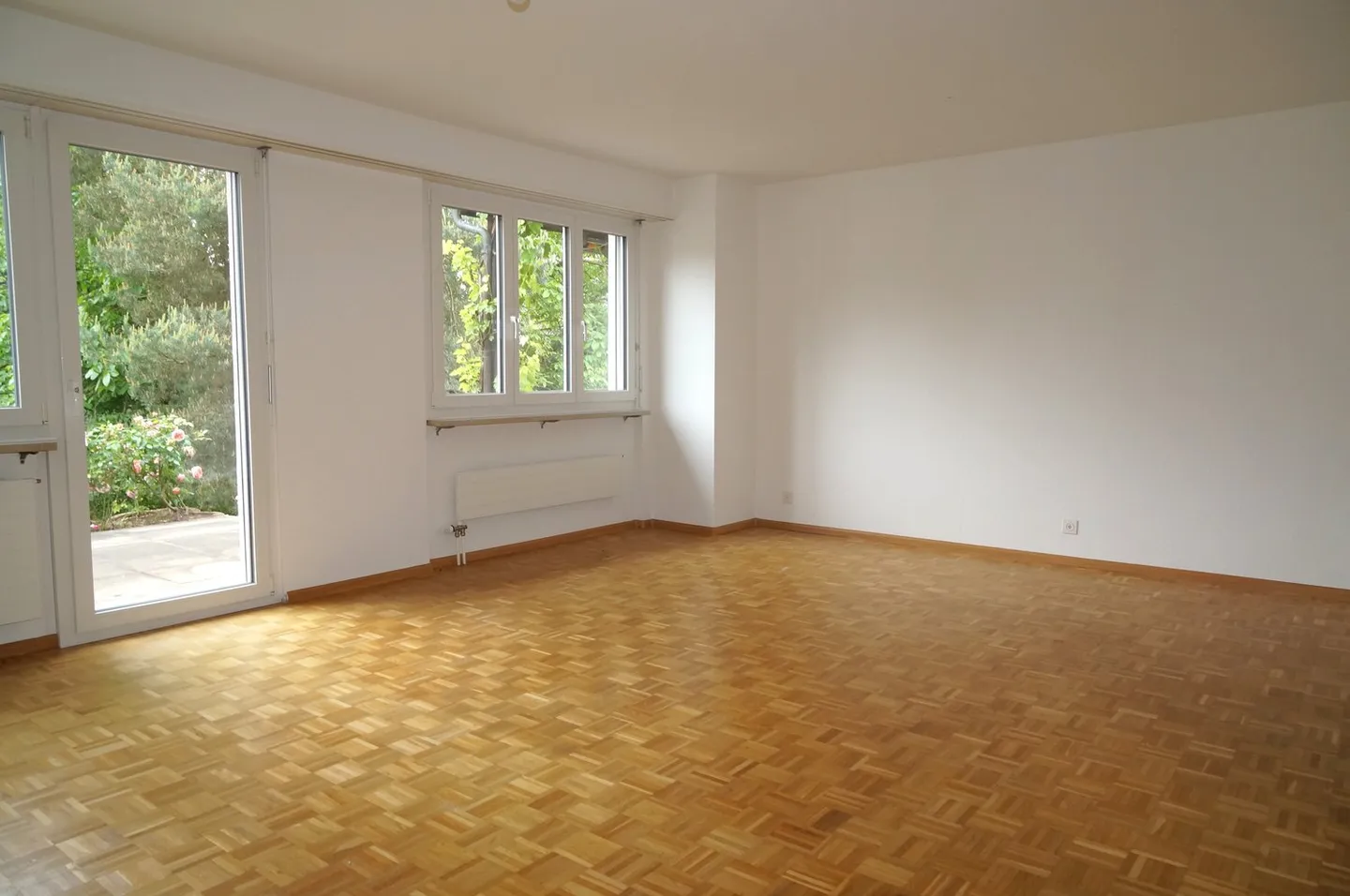 7-room single-family house with indoor swimming pool, sauna, and double garage - Photo 8 of 15