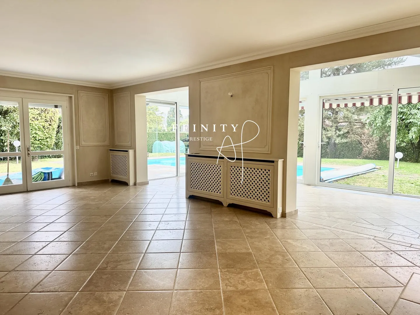 Elegante Villa mit Pool in Thônex - Foto 4 von 12