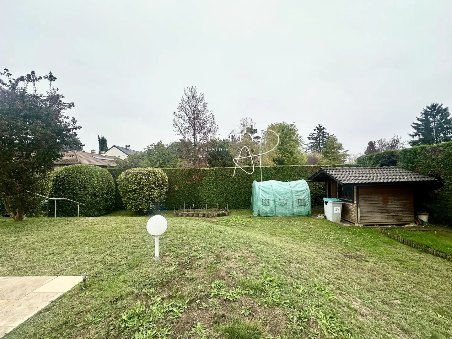 Elegante Villa mit Pool in Thônex - Foto 11 von 12