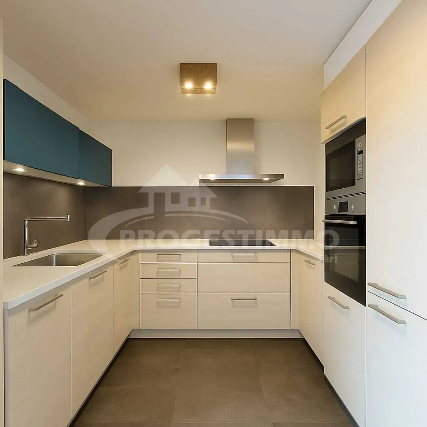 BEAUTIFUL 3.5-ROOM APARTMENT COMPLETELY RENOVATED - Photo 2 of 8