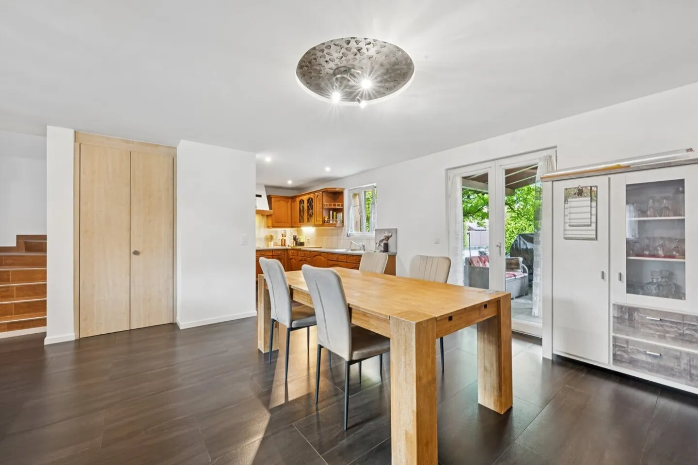 Affascinante casa indipendente con camino e giardino - Foto 5 di 15