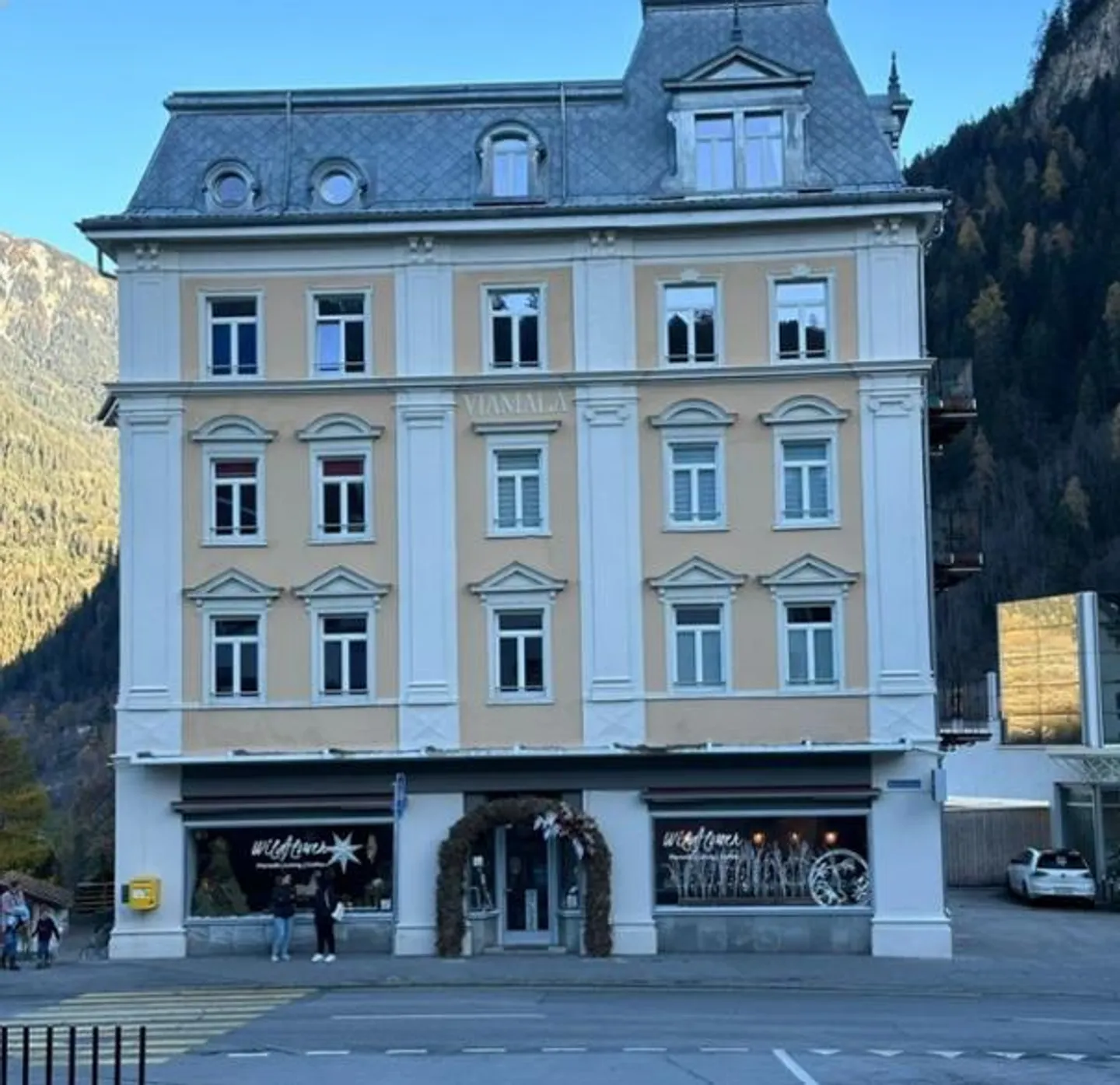 Charmante maisonette de 3 pièces avec 2 balcons dans un emplacement central - Photo 1 sur 8