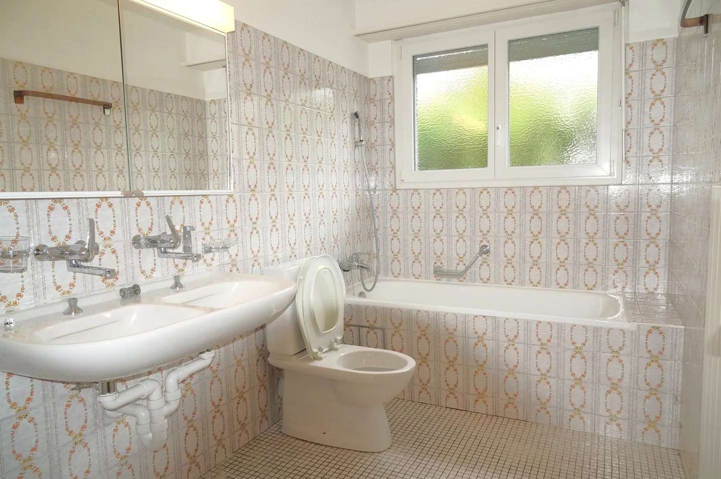 7-room single-family house with indoor swimming pool, sauna, and double garage - Photo 10 of 15